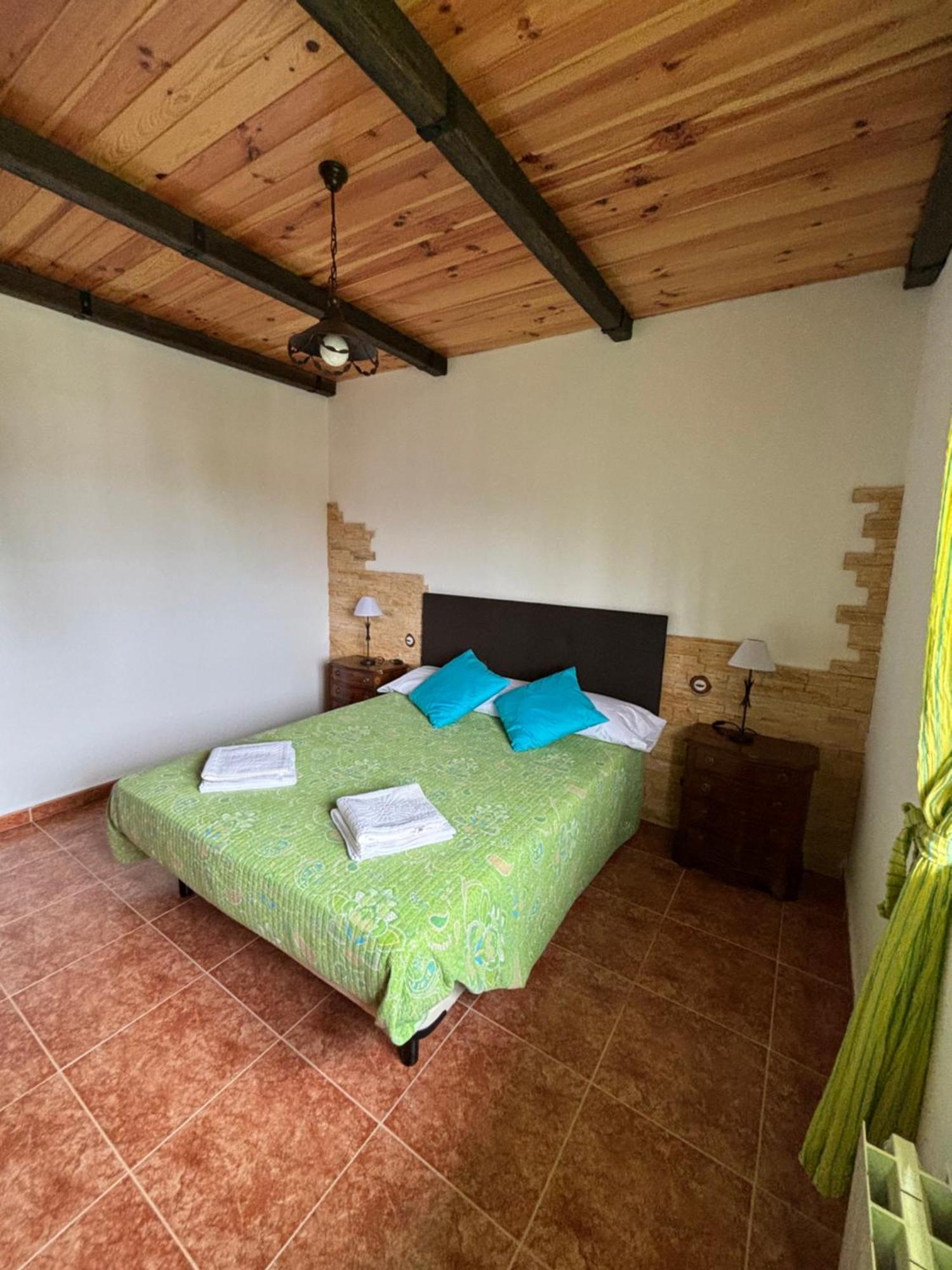 Holiday home Mil Y Rosas Avila